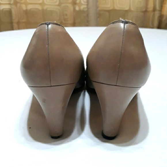 Vintage Ferragamo Pumps Patent Leather Heels - Picture 3 of 12